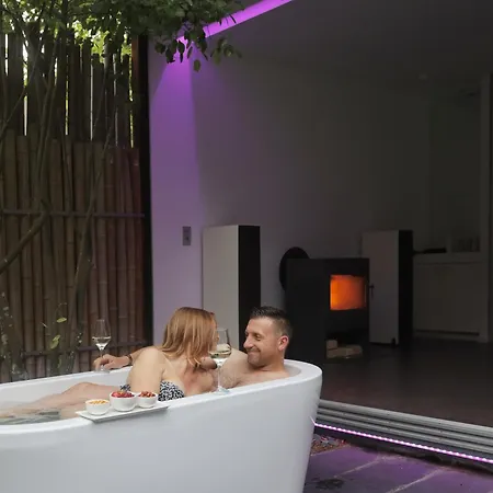 Nooz - Something Different? Holiday home *